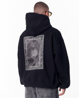Gothic Depth Hoodie Oversize Noir avec Patch Appliqué