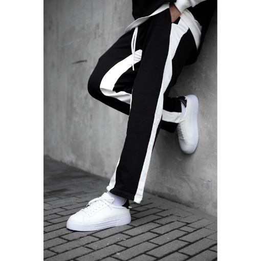 Sportswear Look with White Sneakers